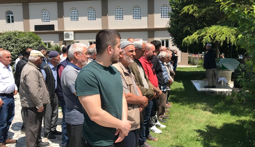 Oğlu tarafından öldürülen Mükerrem Yılmaz toprağa verildi