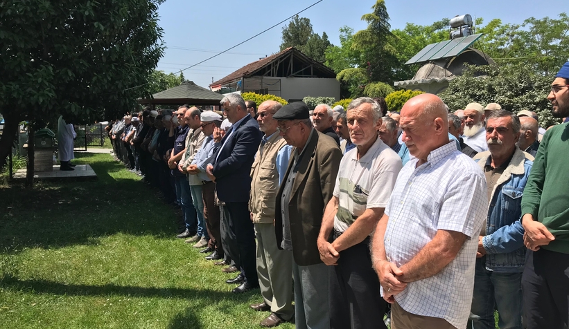 Oğlu tarafından öldürülen Mükerrem Yılmaz toprağa verildi