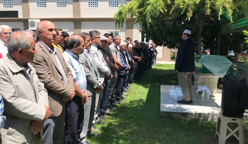 Oğlu tarafından öldürülen Mükerrem Yılmaz toprağa verildi