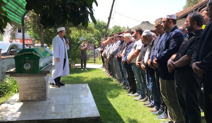 Oğlu tarafından öldürülen Mükerrem Yılmaz toprağa verildi