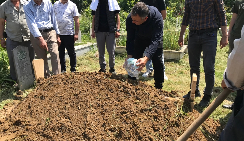 Oğlu tarafından öldürülen Mükerrem Yılmaz toprağa verildi