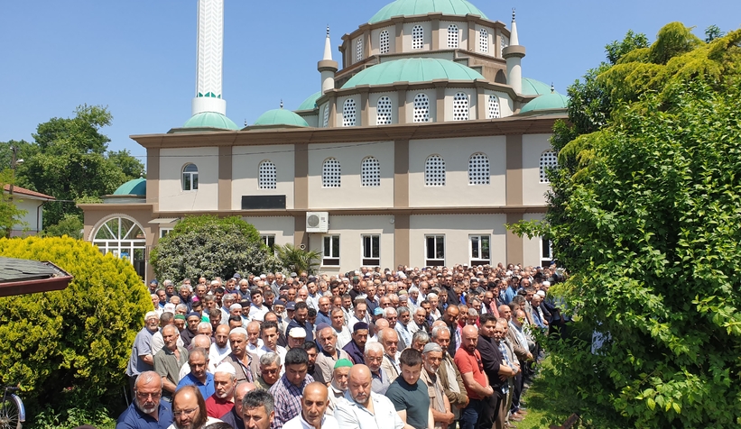 Oğlu tarafından öldürülen Mükerrem Yılmaz toprağa verildi