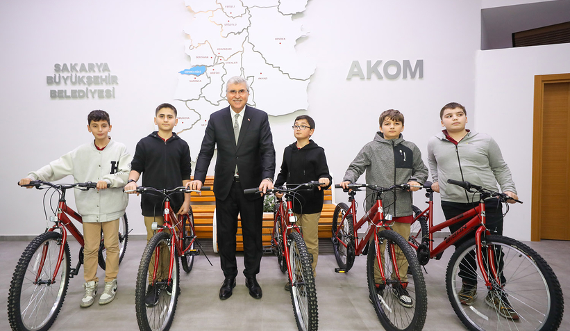 Öğrenci dostu Başkan Yüce’den gençlere tam destek