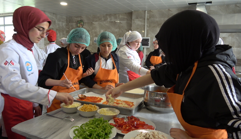Öğrenciler glutensiz besin hazırladı