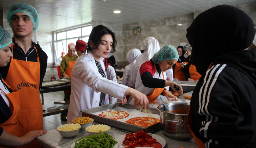 Öğrenciler glutensiz besin hazırladı