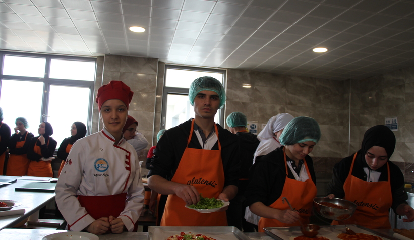 Öğrenciler glutensiz besin hazırladı
