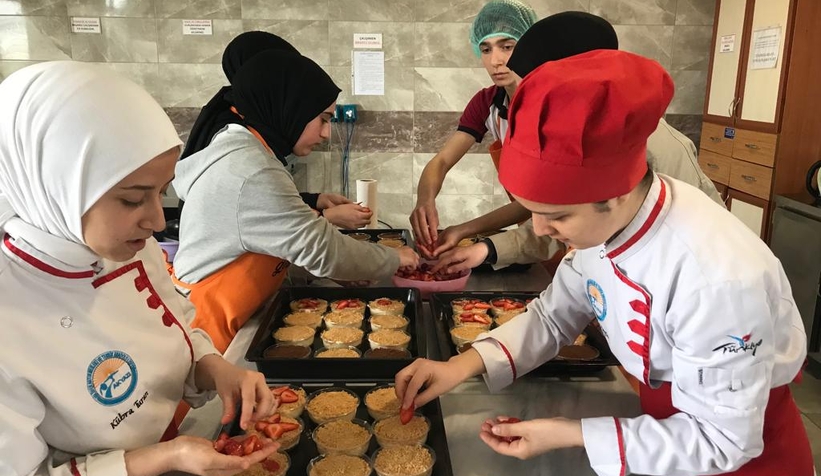 Öğrenciler glutensiz besin hazırladı