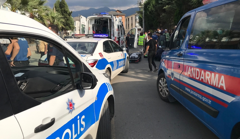 okul-cikisi-feci-kaza-ogrenci-agir-yaralil2lhofzldc
