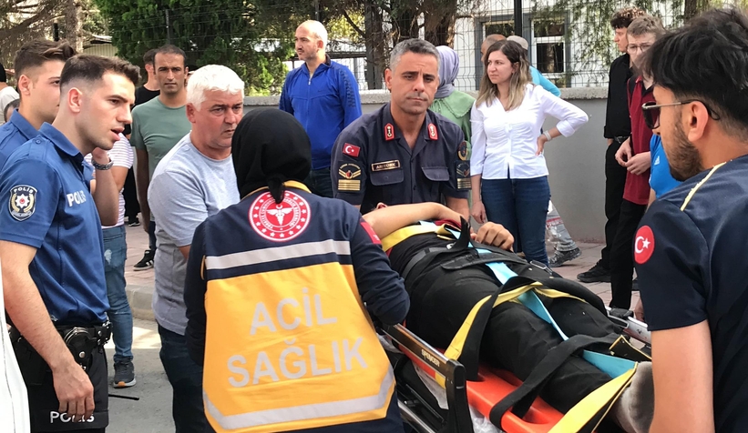 okul-cikisi-feci-kaza-ogrenci-agir-yaralil2lhofzldc