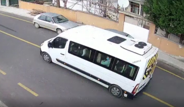 Okul servisi köpeği ezip böyle kaçtı