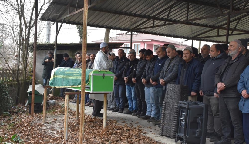 Öldürülen genç son yolculuğuna uğurlandı