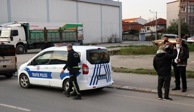 Ölmek için araçların önüne atladı