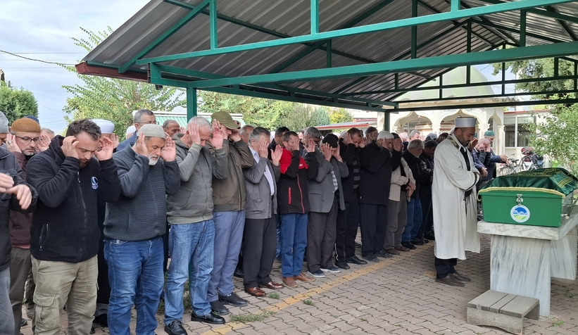 Ölü bulunan Orhan Dertli toprağa verildi