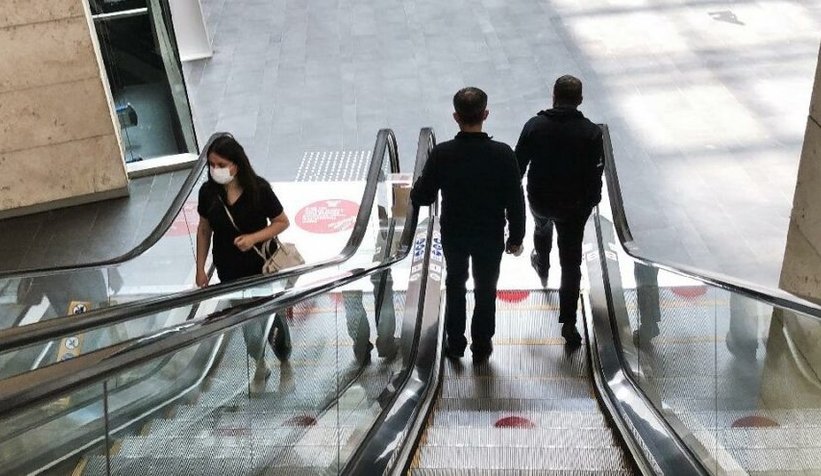 Omicron daha uzun yüzeyde kalıyor