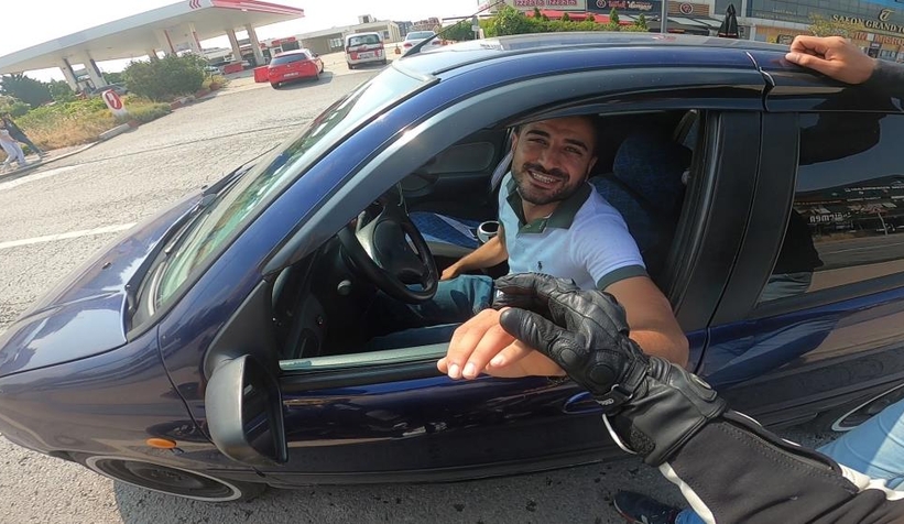 Önce atarlandılar, sonra çay içmeye gittiler