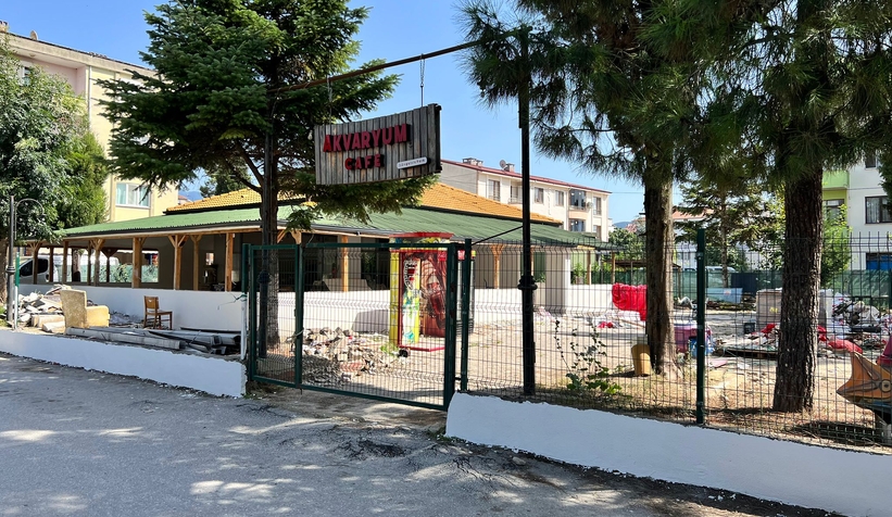once-kafe-yapildi-sonra-sahibinden-satilik-tabelasi-asildizfl1depum1