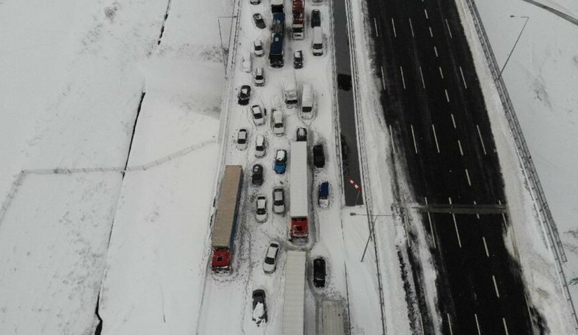Onlarca TIR Kuzey Marmara Otoyolu’nda mahsur