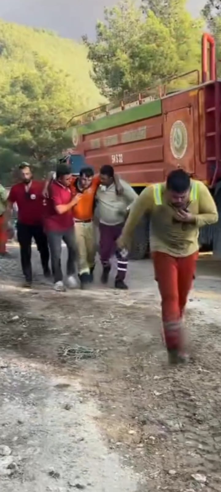 Orman işçileri dumandan etkilendi