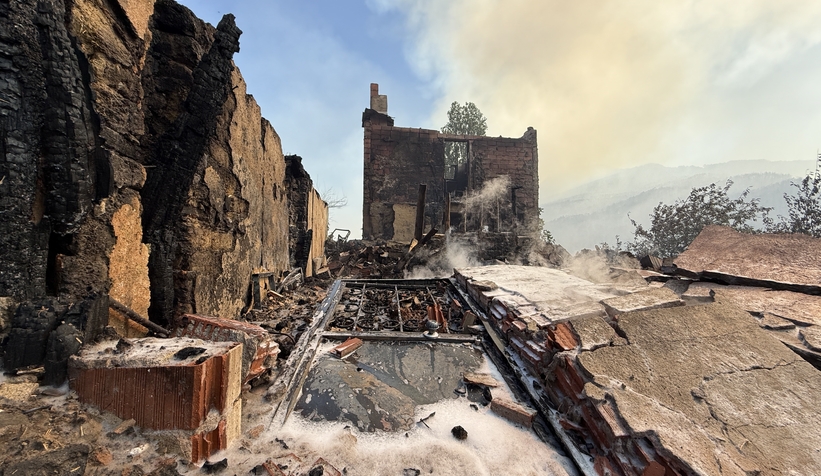 Orman yangınında zarar gören köyde hasar tespit çalışmaları yapıldı