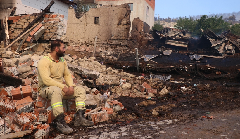 Orman yangınında zarar gören köyde hasar tespit çalışmaları yapıldı