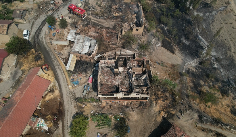 Orman yangınında zarar gören köyde hasar tespit çalışmaları yapıldı