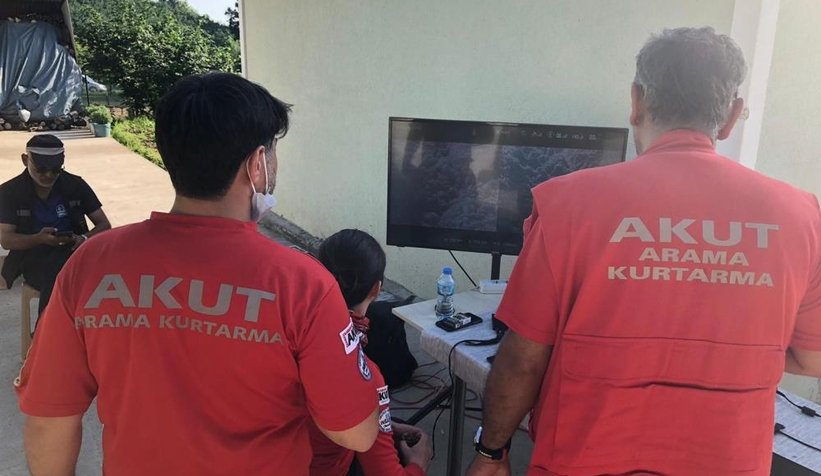 Ormanda mantar ararken kayboldu, 12 saat sonra bulundu