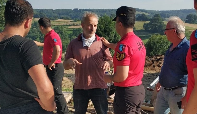 Ormanda mantar ararken kayboldu, 12 saat sonra bulundu