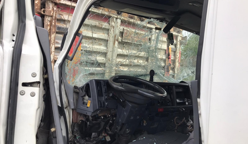 Ormanköy'de kaza; Sürücü araçta sıkıştı