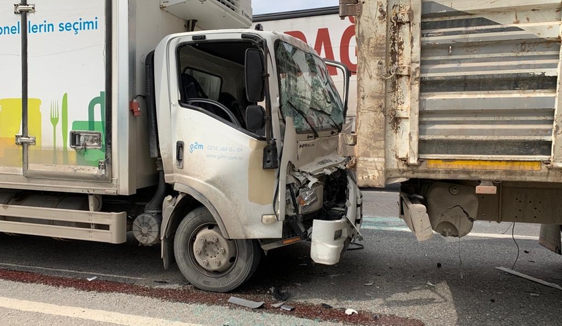 Ormanköy'de kaza; Sürücü araçta sıkıştı