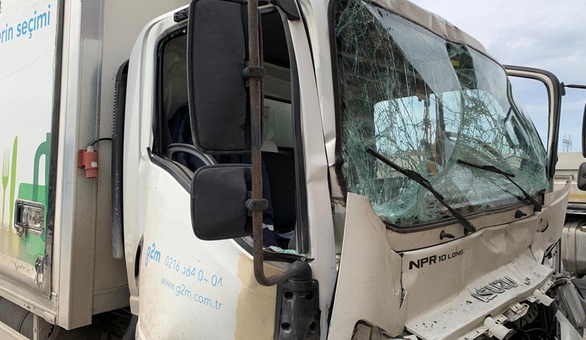 Ormanköy'de kaza; Sürücü araçta sıkıştı