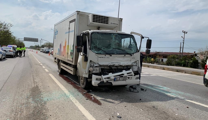 Ormanköy'de kaza; Sürücü araçta sıkıştı