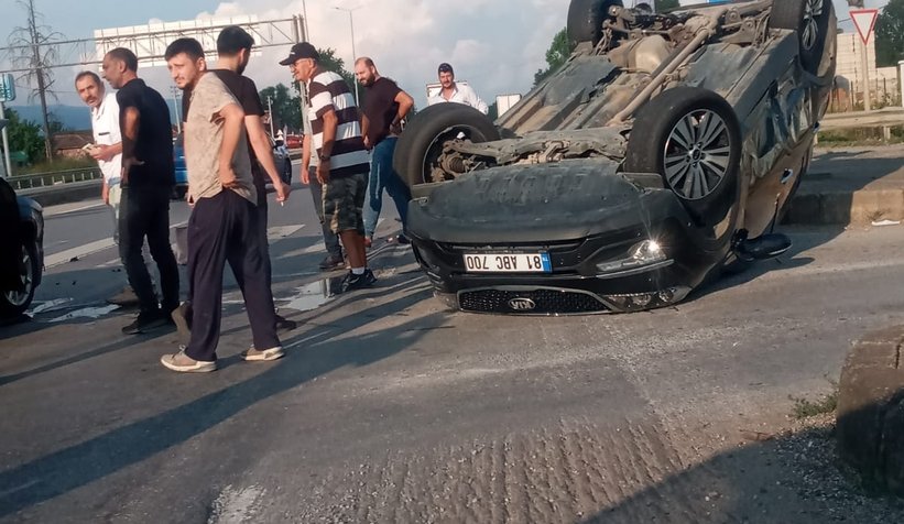Ormanköy Kavşağı'nda kaza; Ters döndü