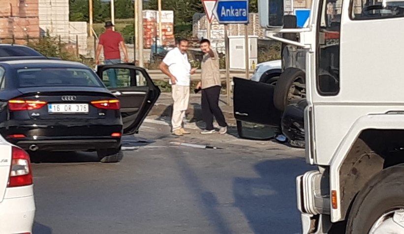 Ormanköy Kavşağı'nda kaza; Ters döndü
