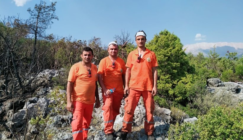 Ormanları söndürmek için canla başla çalışıyorlar