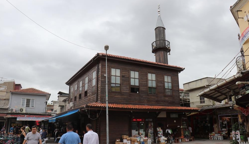 Orta Camii, 3 asra yaklaşan tarihiyle ayakta