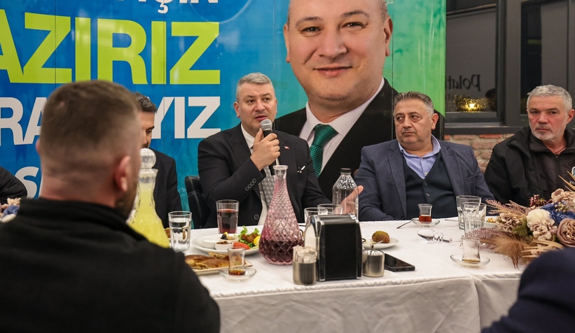 osman-celik-iftarda-berberlerle-bulustub1r2dhhgy2