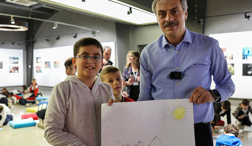 OSM’de minik sanatçılara Yusuf Alemdar sürprizi