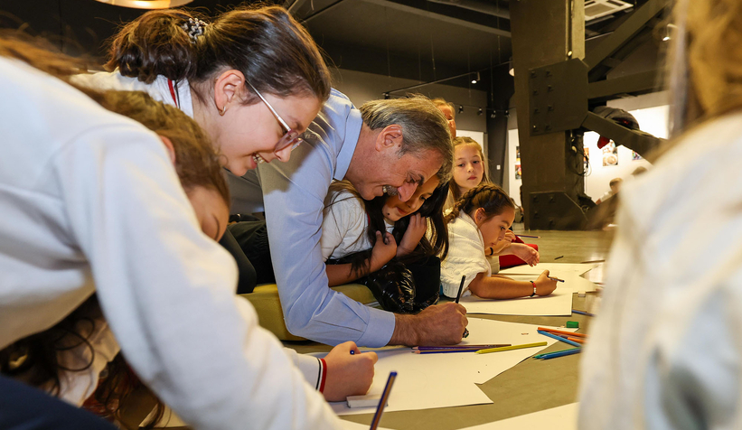 OSM’de minik sanatçılara Yusuf Alemdar sürprizi