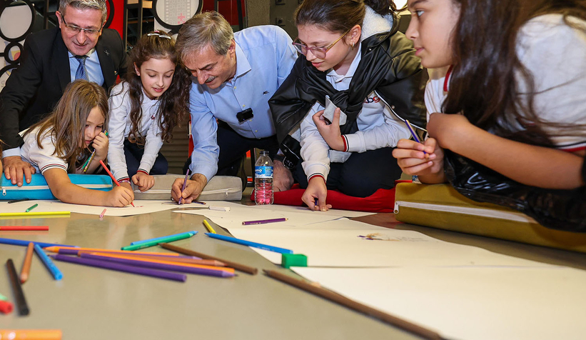 OSM’de minik sanatçılara Yusuf Alemdar sürprizi