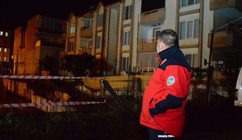 Otelin istinat duvarı çöktü