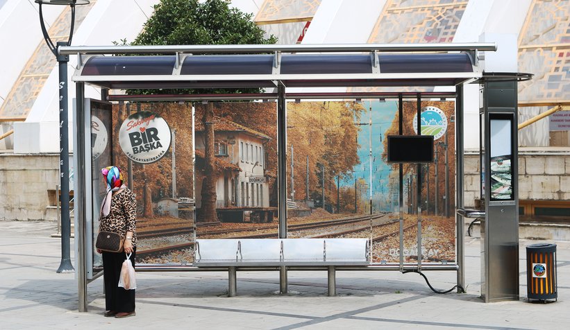 Otobüs duraklarına doğal güzellikler işlendi