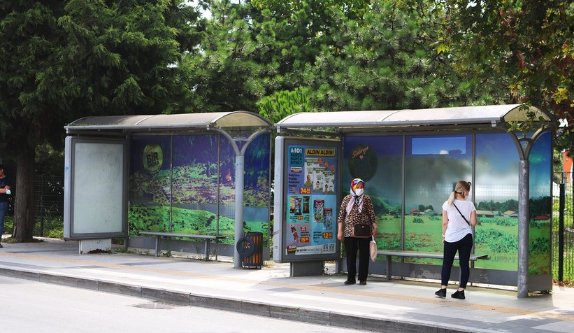 Otobüs duraklarına doğal güzellikler işlendi