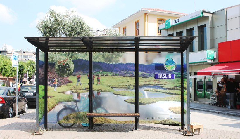 Otobüs duraklarına doğal güzellikler işlendi