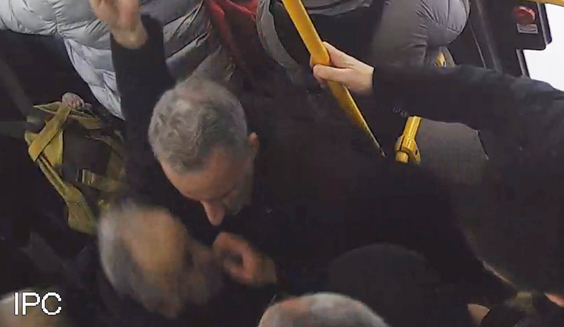 Otobüs şoförü, kalp krizi geçiren yolcuyu hastaneye yetiştirdi