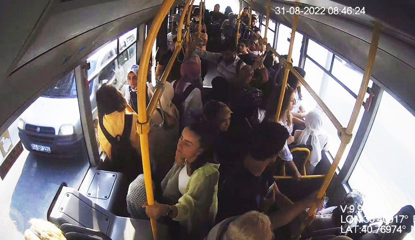 Otobüste fenalaşan yolcu için güzergahını değiştirdi