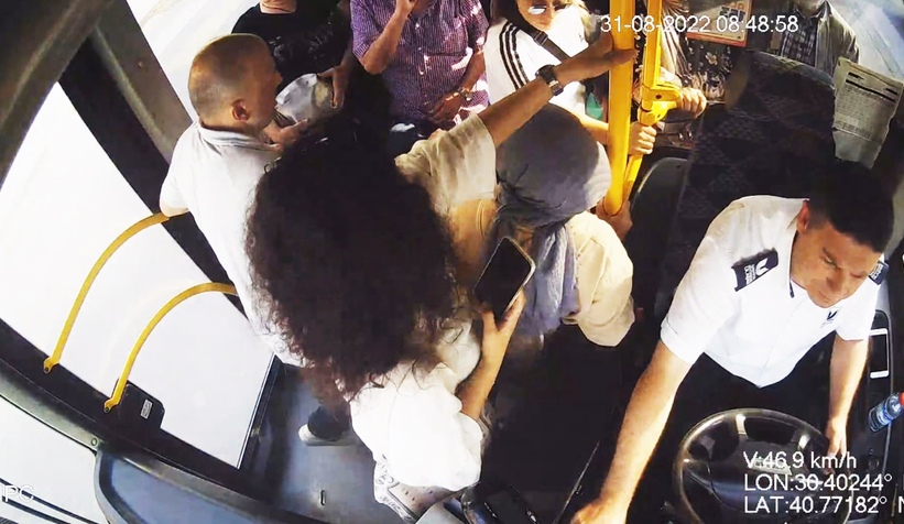 Otobüste fenalaşan yolcu için güzergahını değiştirdi