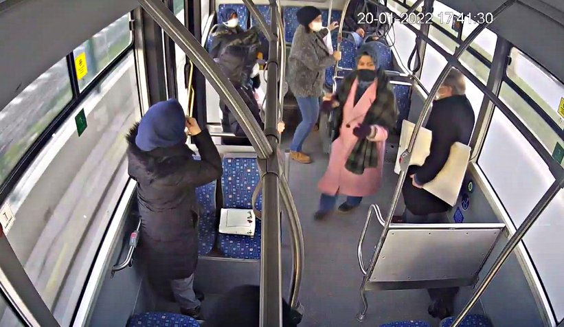  Otobüste kalbi duran yolcuyu hastaneye yetiştirip kurtardı