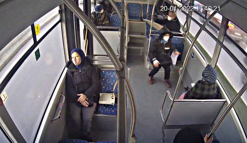  Otobüste kalbi duran yolcuyu hastaneye yetiştirip kurtardı