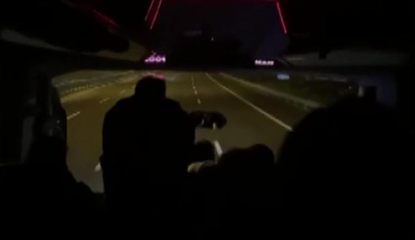 Otobüste muavin ile ikinci şoför kavgaya tutuştu