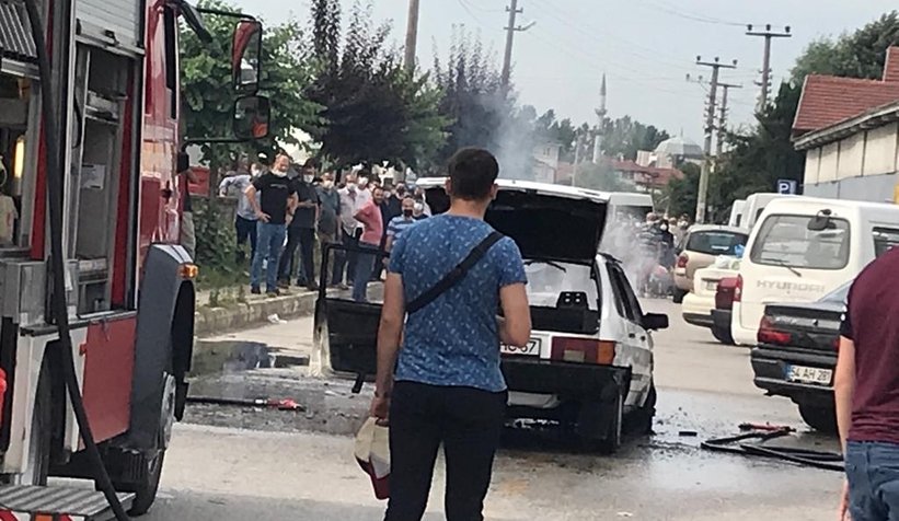 Otomobil alev alev yandı